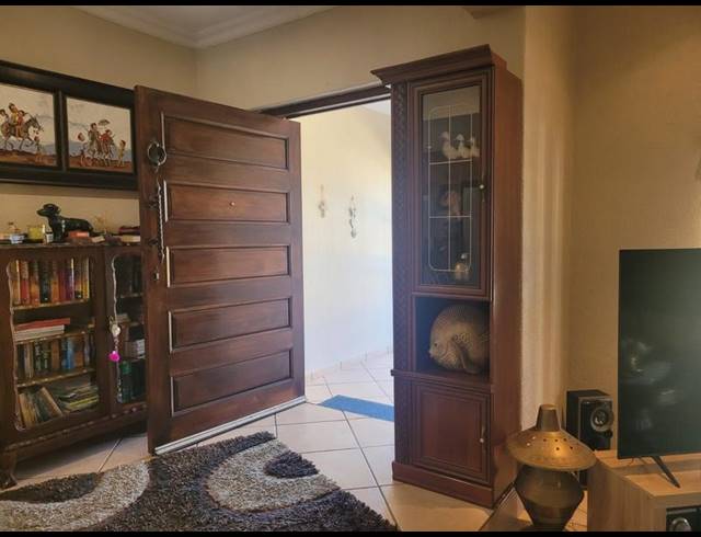 3 BEDROOM TOWNHOUSE FOR SALE IN MANABA BEACH